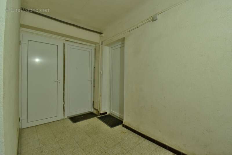 Immeuble de rapport à vendre - LA MOTTE DU CAIRE (04) - photo 13