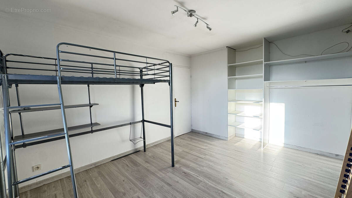 Maison à SAINT-LAURENT-DE-LA-SALANQUE