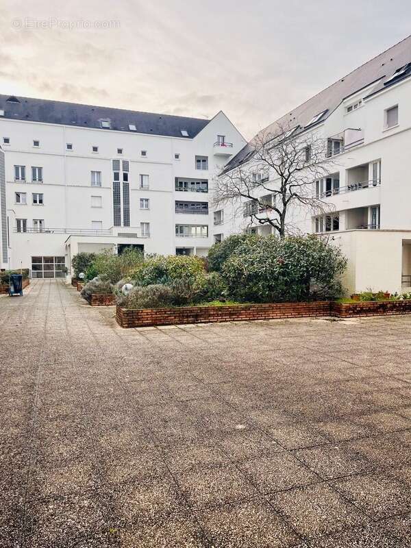 Exclusivité Beau T3 lumineux avec garage – Ile de Nantes – Idéal pour préparer votre future résidence - photo 9