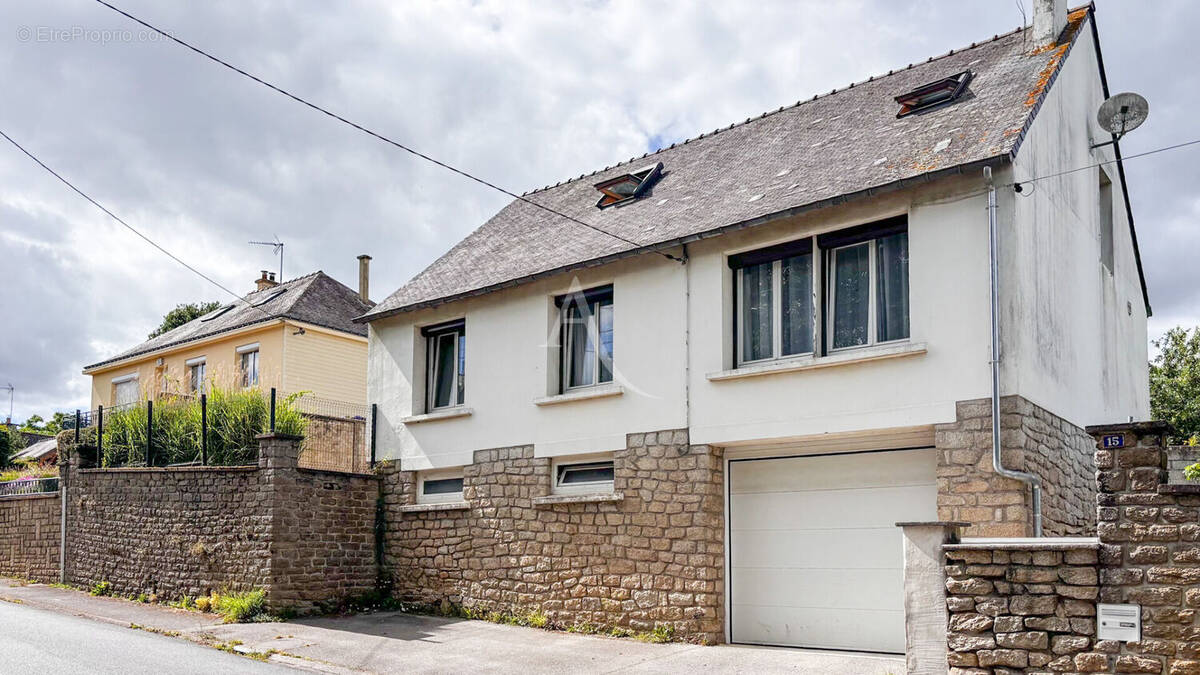 Maison à REGUINY