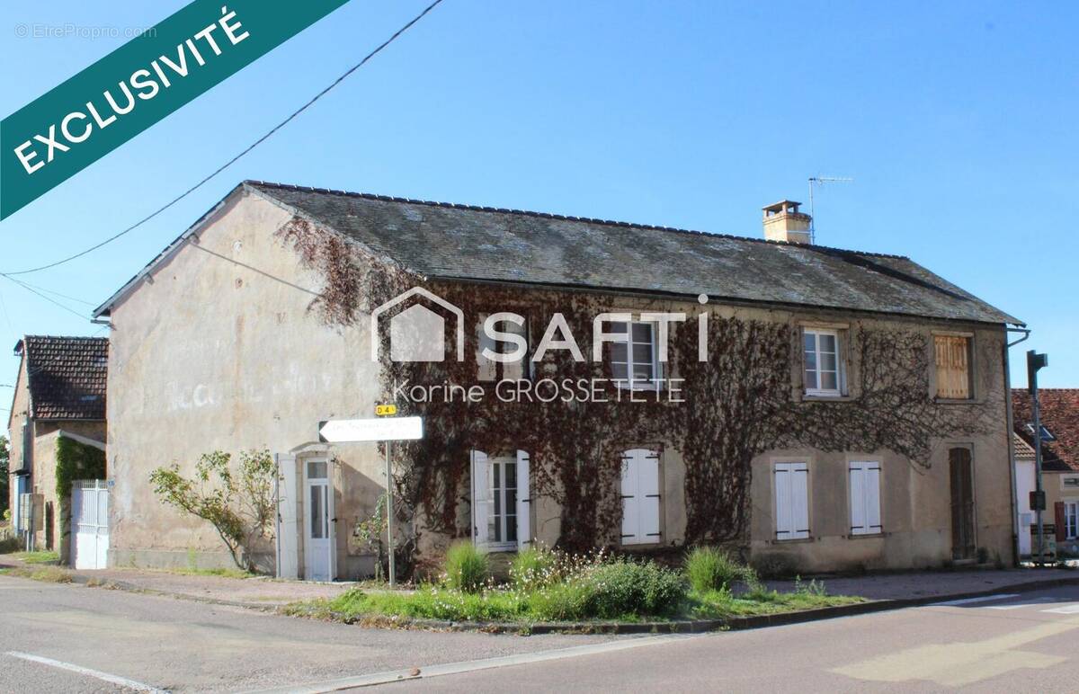 Photo 1 - Maison à LA ROCHE-EN-BRENIL