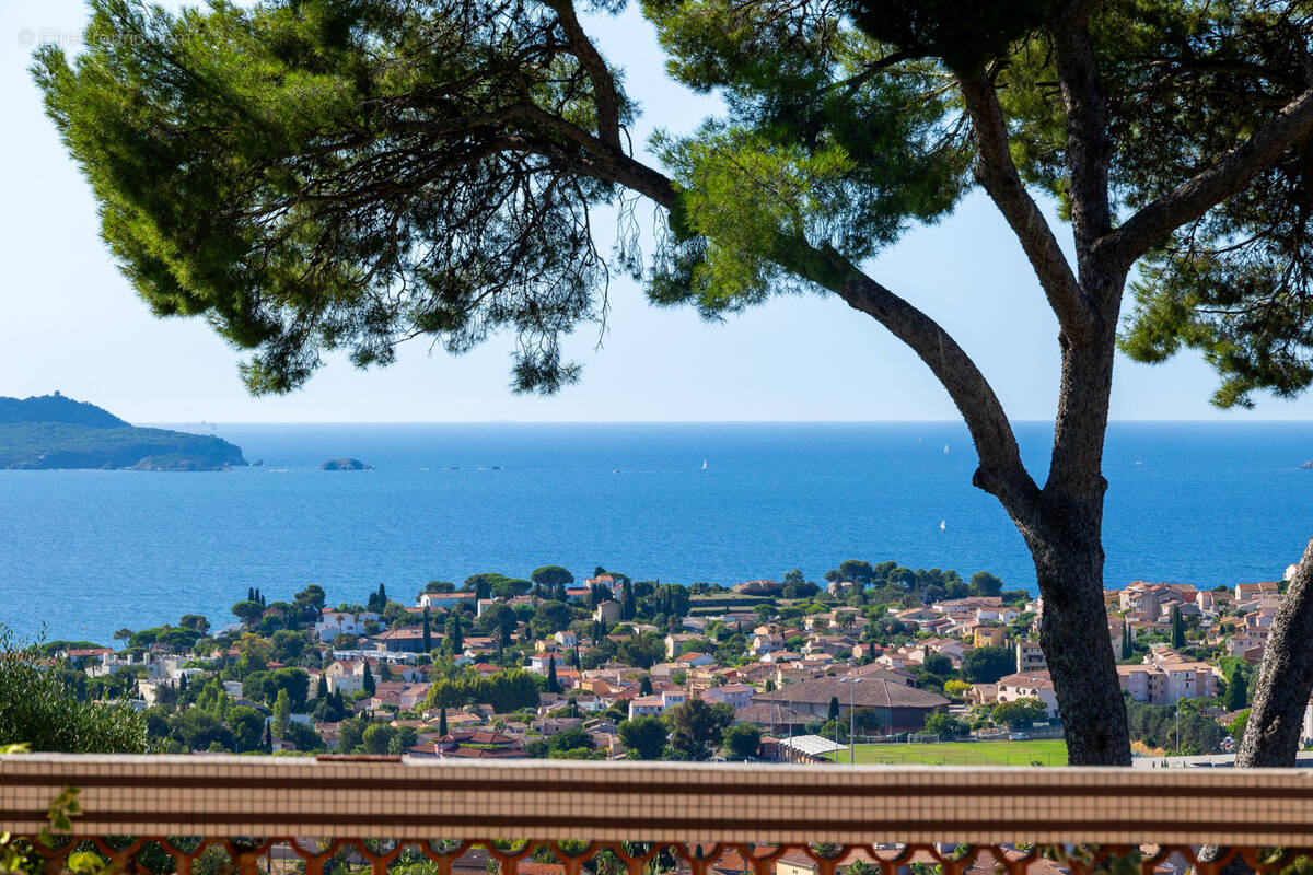 Maison à CARQUEIRANNE