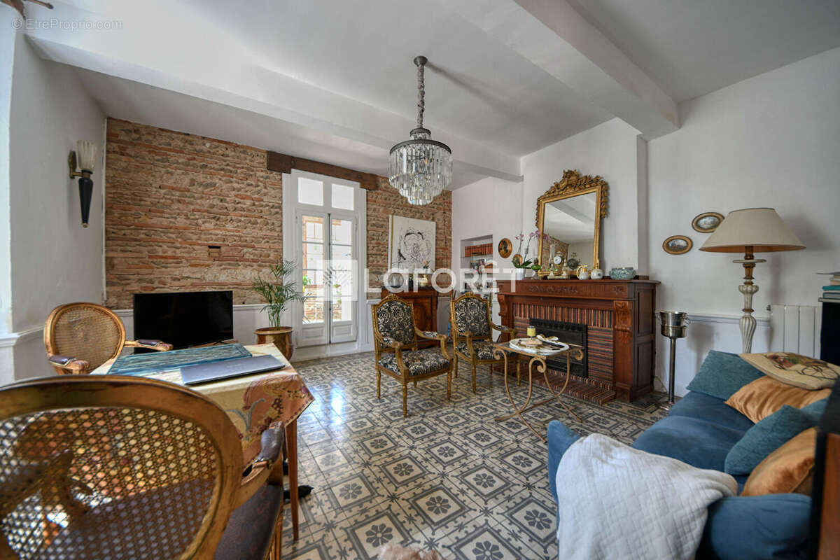 Maison de maitre avec gîte et dependances a vendre a lisle-sur-tarn - photo 5