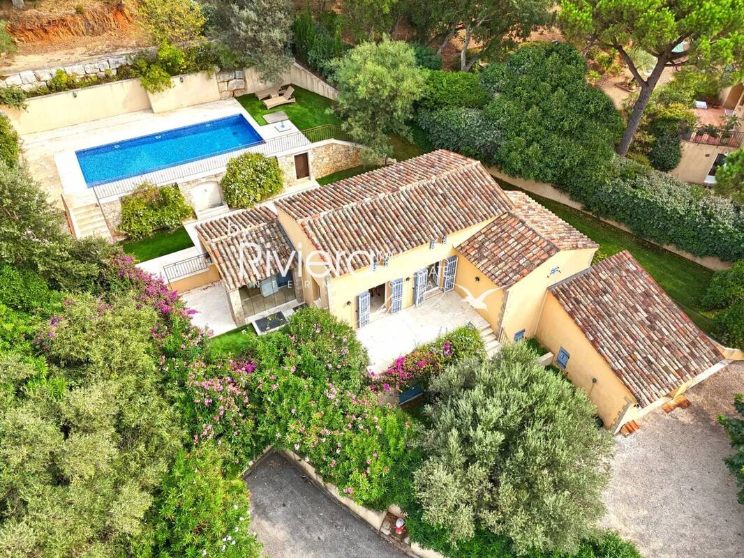 Gigaro - villa avec piscine - photo 2