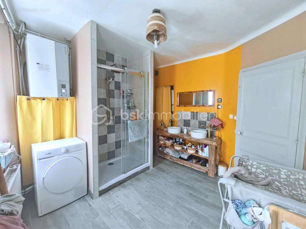 Maison à NOIRETABLE