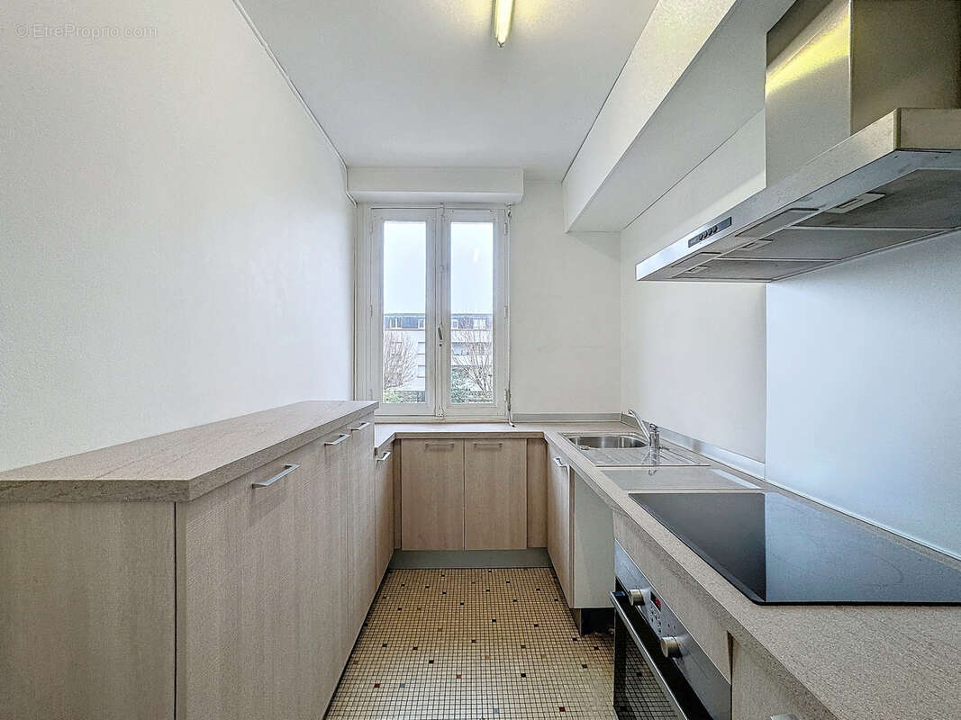 A vendre sur bordeaux - immeuble en pierre avec jardin - photo 7
