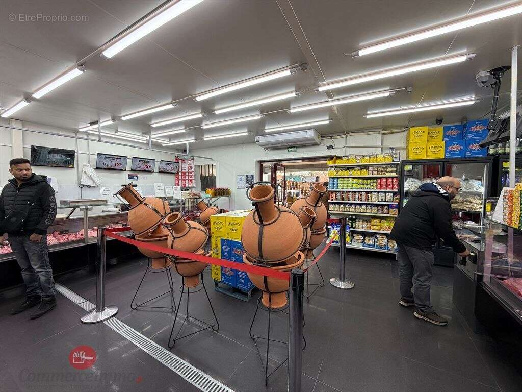 Commerce à LA COURNEUVE