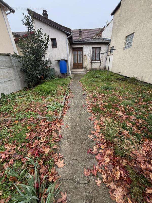 Maison à LES PAVILLONS-SOUS-BOIS