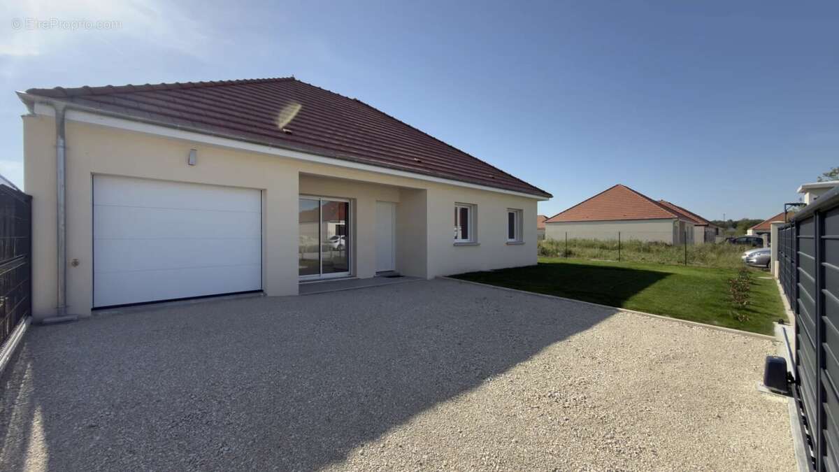 Maison à ROSIERES-PRES-TROYES