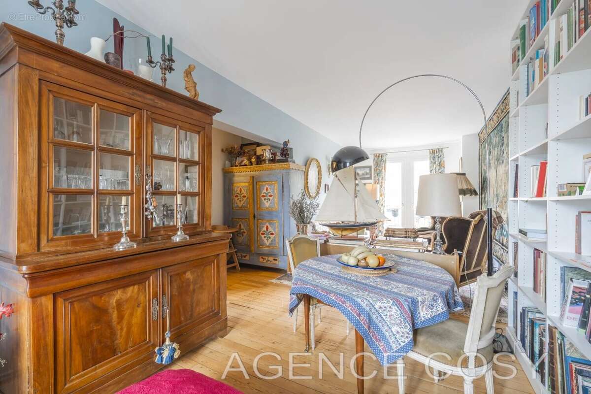 Appartement à VERSAILLES
