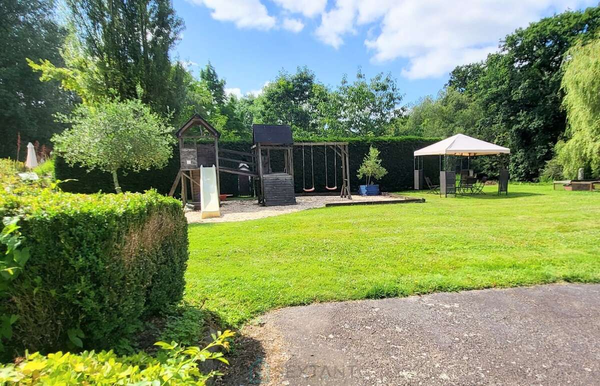 Maison à CLEGUEREC