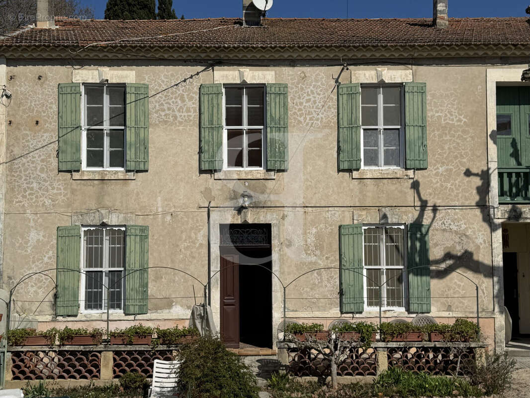 Maison à MAILLANE
