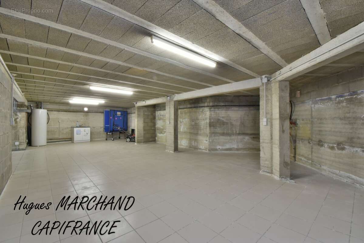 A vendre  MURVIEL LES BEZIERS (34490), Villa traditionnelle sur 1 720 m² de terrain divisible – Un fort potentiel ! - photo 9