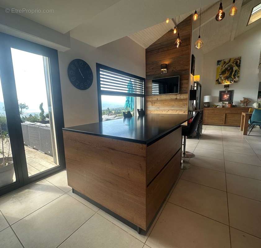 Magnifique Villa avec Vue Panoramique Montagnes & Lac - photo 10