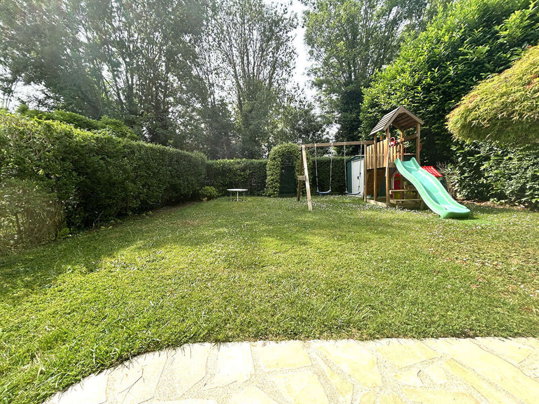 Maison à VERT-SAINT-DENIS