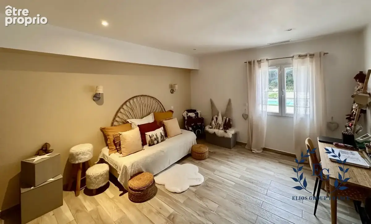 Maison 6 pièces 357 m² à vendre à Besse-Sur-Issole (83890) - photo 6