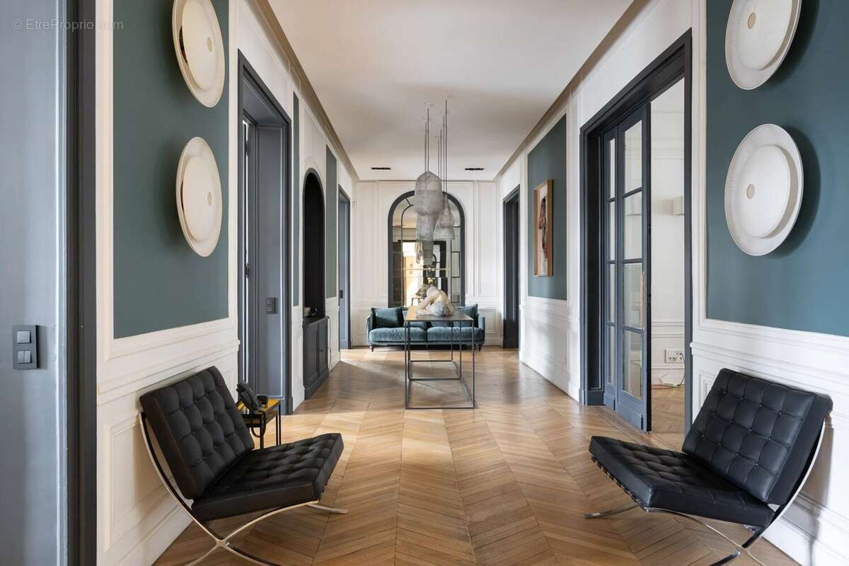 Commerce à PARIS-16E