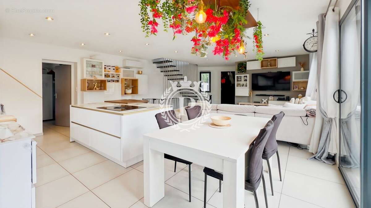 Maison à MONTIGNY-LES-CORMEILLES