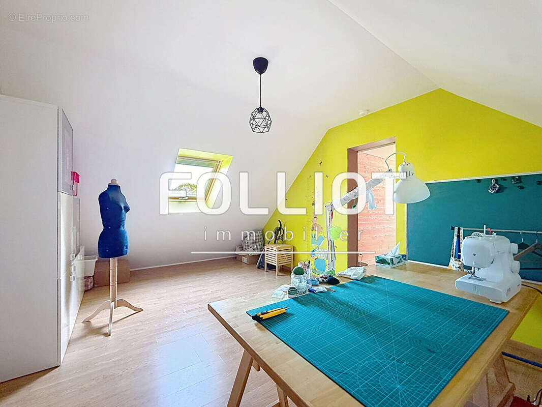 Maison spacieuse 10 pièces à vendre à Saint-Pair-sur-Mer - Réf 12310AH - photo 11