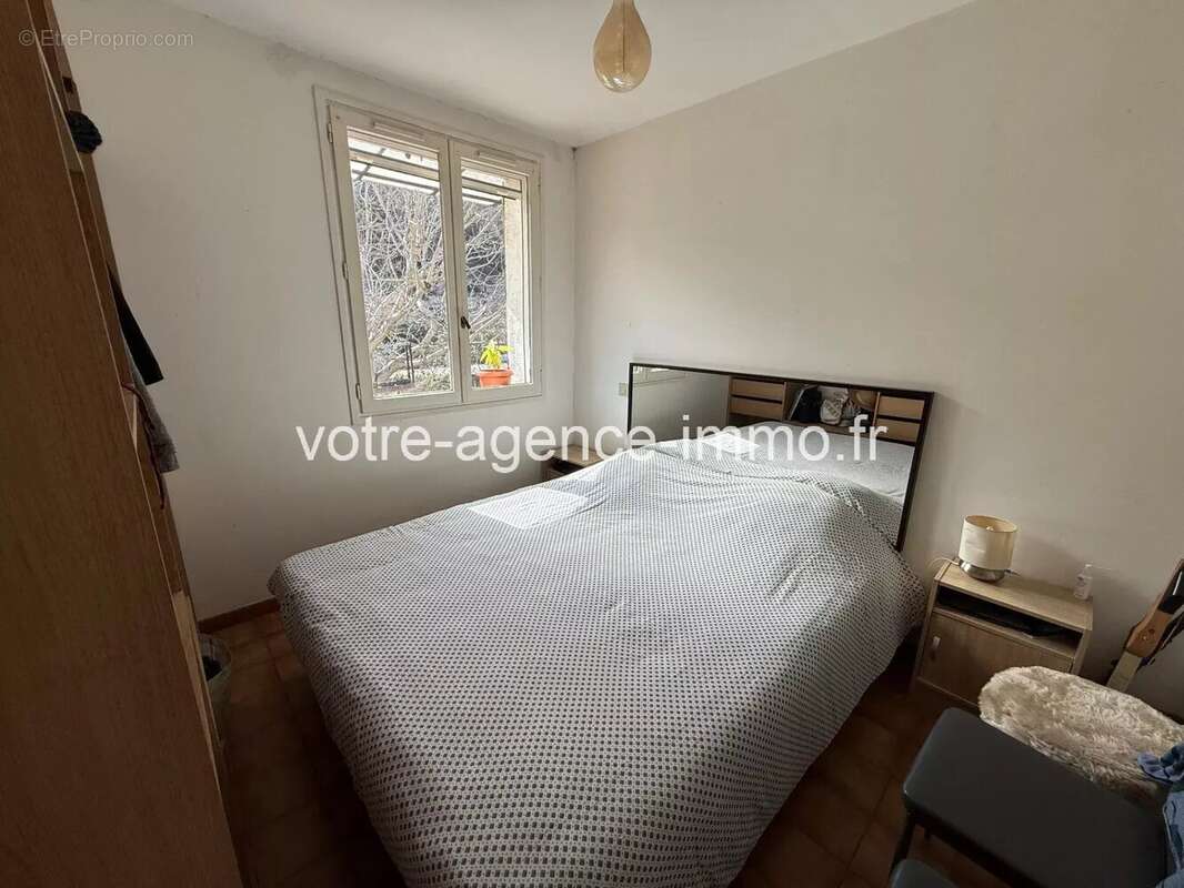 Appartement à CONTES