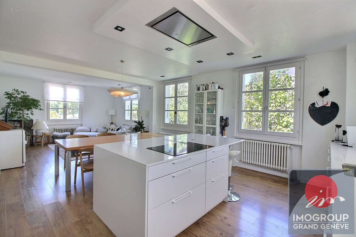 Maison à DIVONNE-LES-BAINS