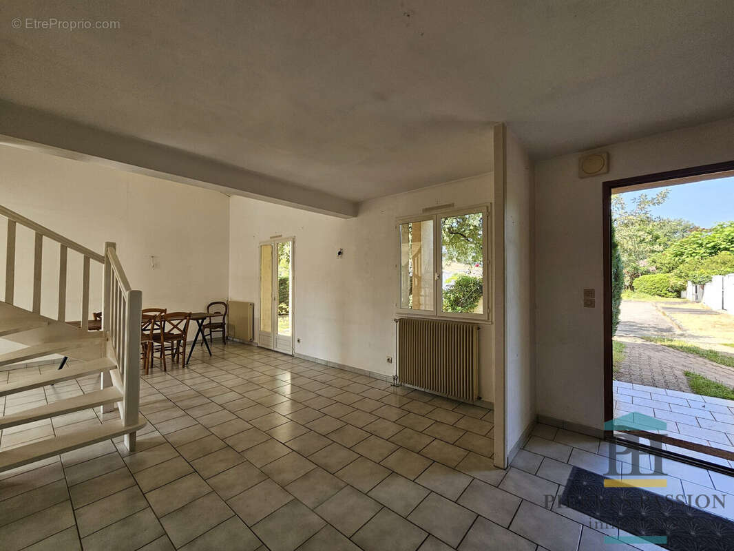 Maison à VILLENAVE-D&#039;ORNON