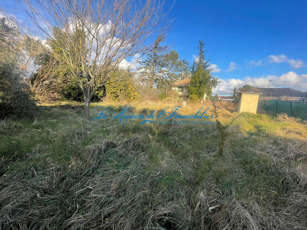 St Privat des vieux, très beau terrain de 964 m2 constructible - photo 2