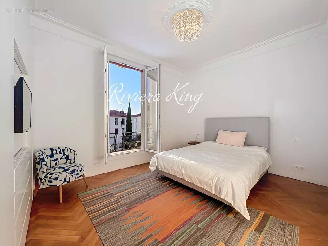 Appartement bourgeois T4 – Parc Louisa - Nice (06) - photo 5