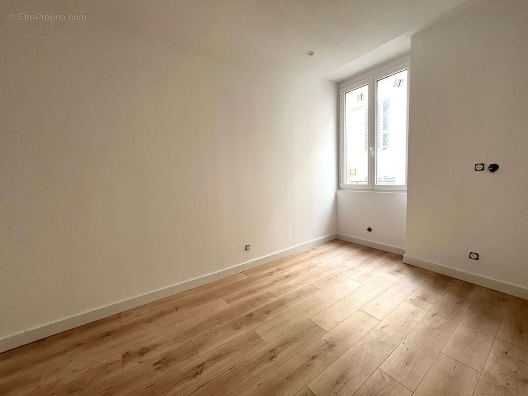 Appartement à MARSEILLE-1E