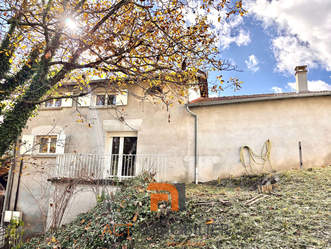 Maison à BRUSSIEU