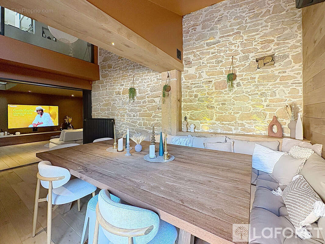 Maison à SAINT-ROMAIN-AU-MONT-D'OR