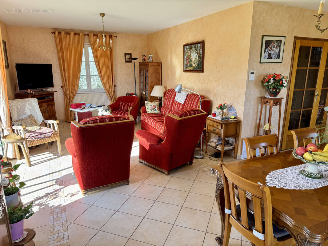 Maison à VARS-SUR-ROSEIX