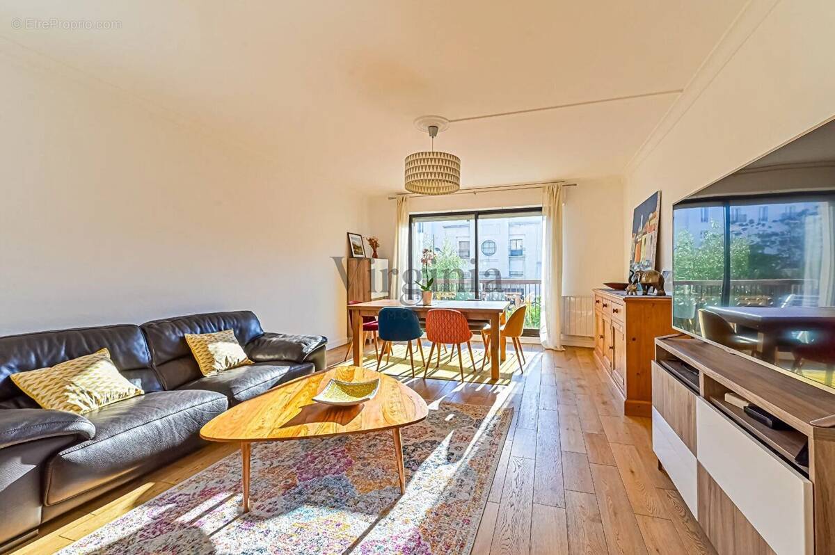 Appartement à CHARENTON-LE-PONT