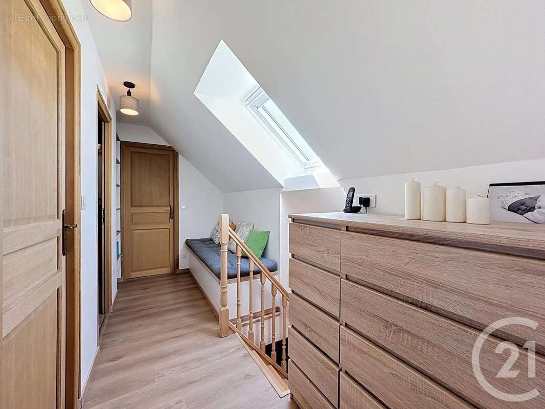 Maison 118 m² à Jouy-Le-Potier  - photo 10