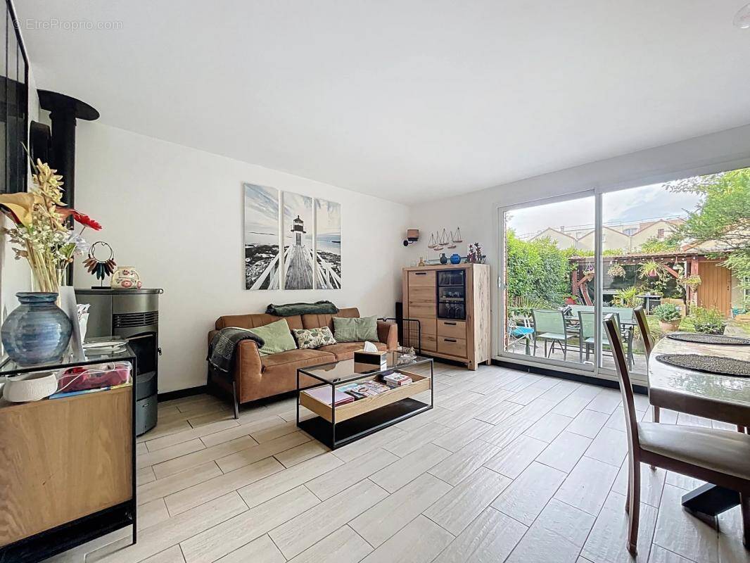 Maison à MONTIGNY-LE-BRETONNEUX