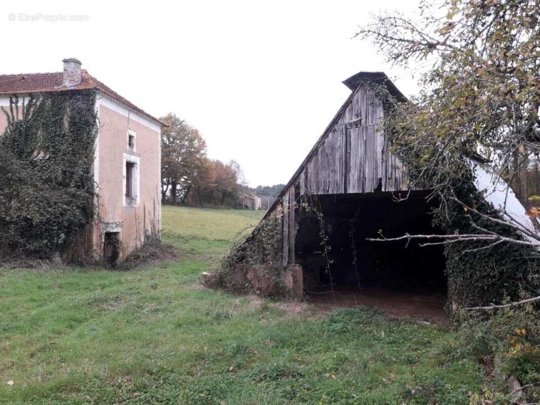 anc Volière - Maison à MAZEYROLLES