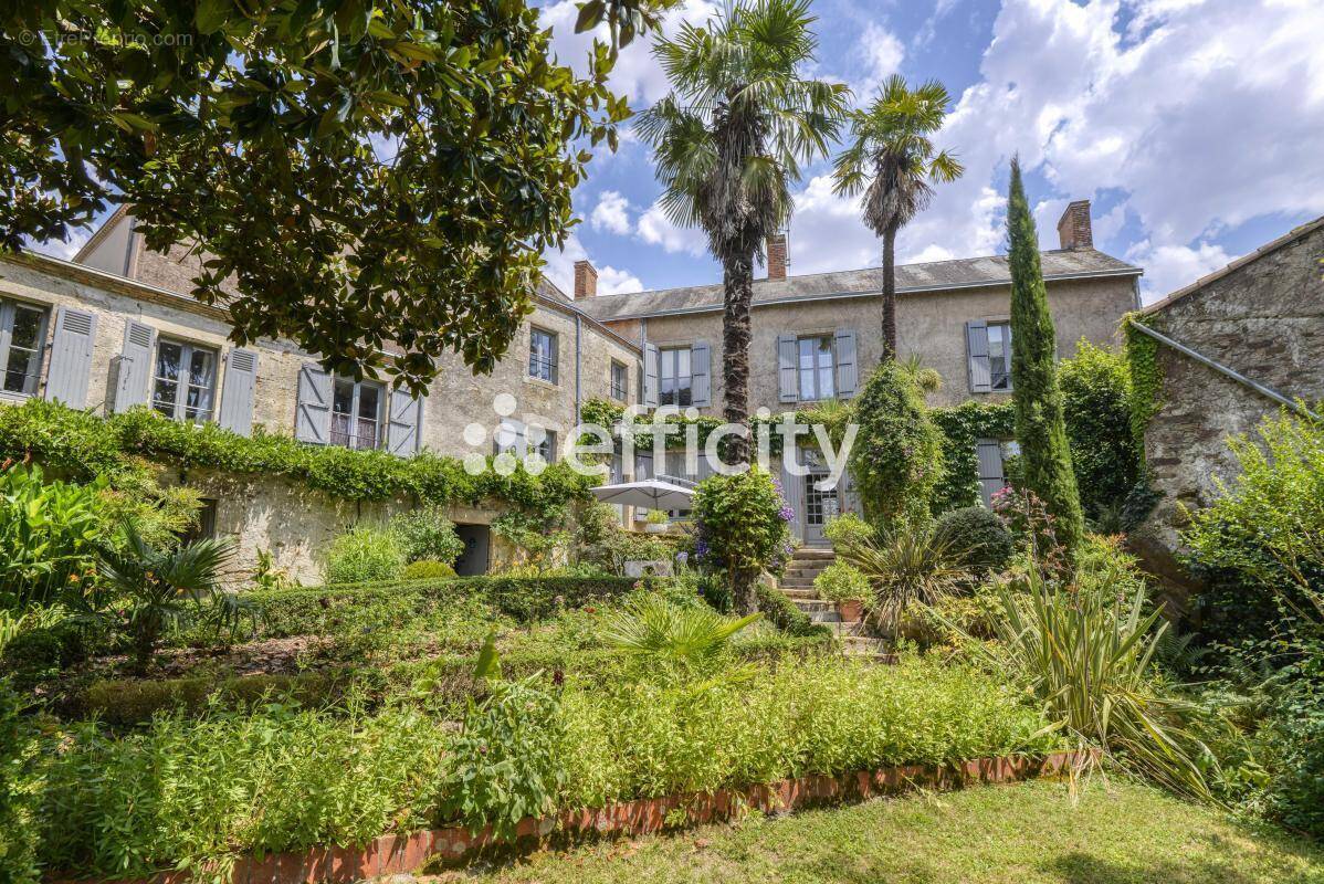 Maison à MONTAIGU
