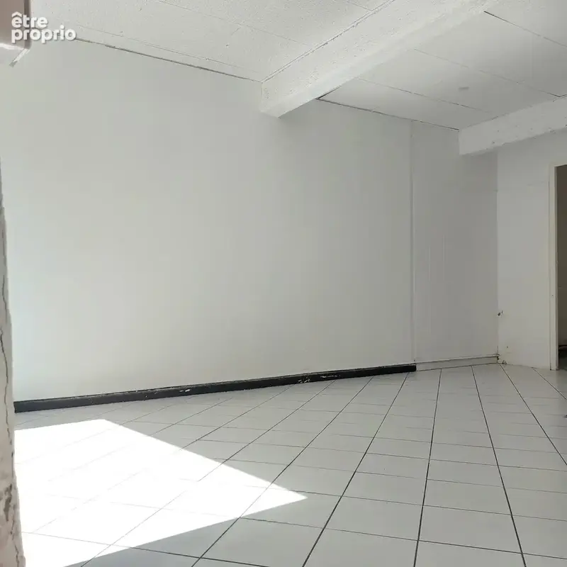 Local/bureau à vendre MONTAUBAN (82) avec vitrine et deux entrées, espace sanitaire - photo 10