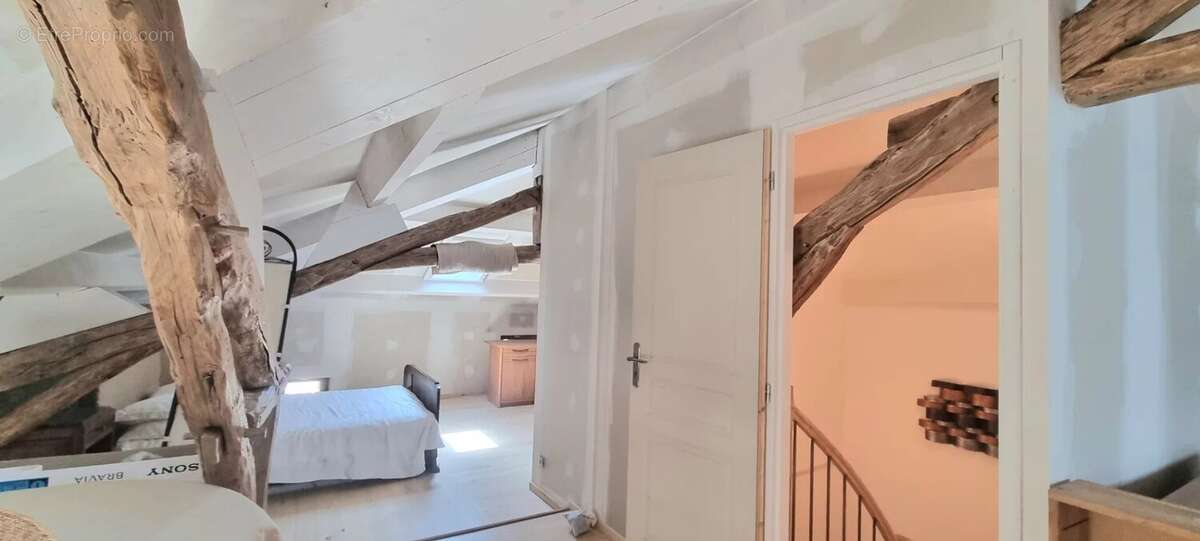 Maison à CASTELNAU-MONTRATIER