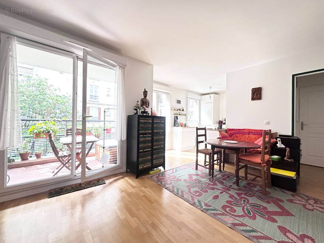 Appartement à PARIS-18E