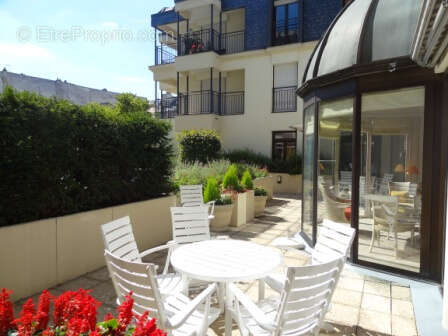 Investissement locatif résidence services Hespérides Chateau rentabilité 5.20 % net - photo 4