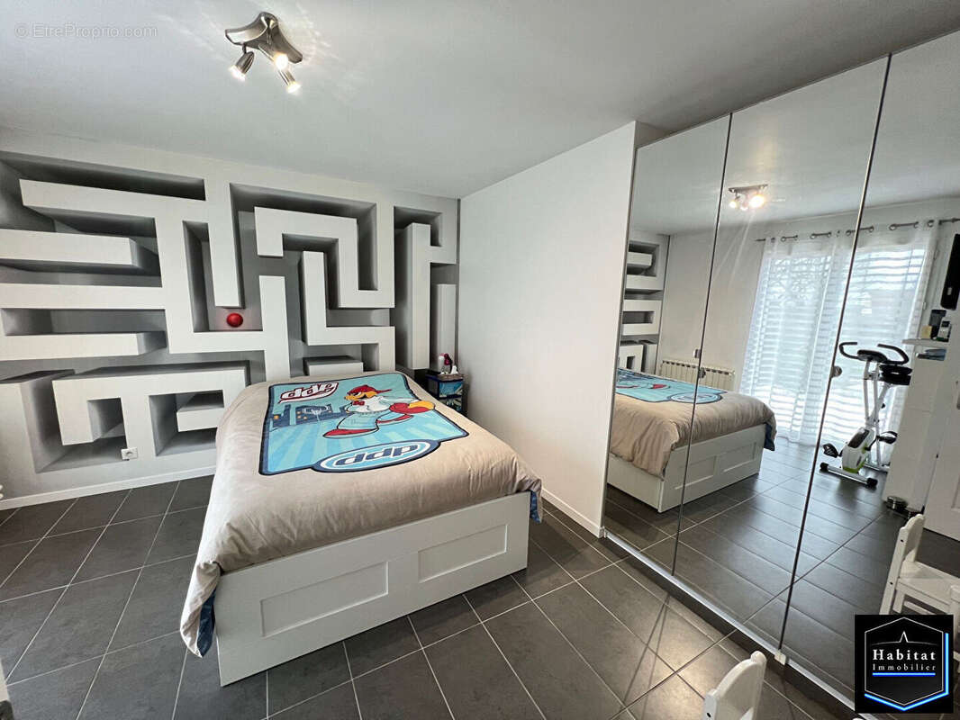 Maison à LE PLESSIS-BELLEVILLE