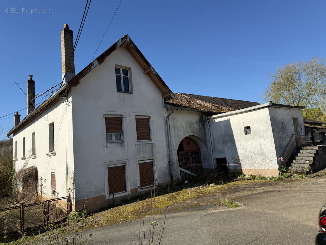 Maison à RAYNANS