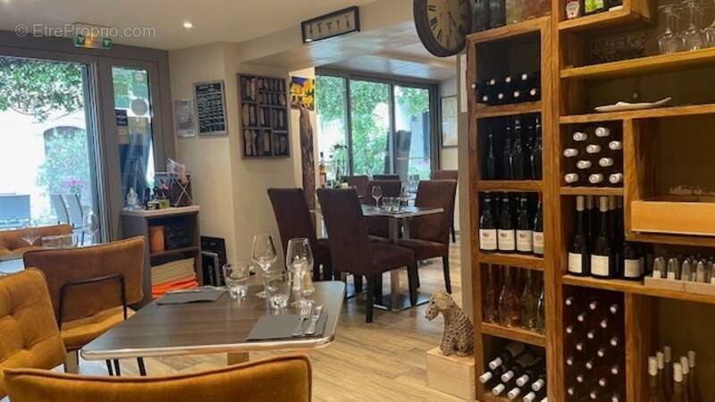 Commerce à MONTAUROUX