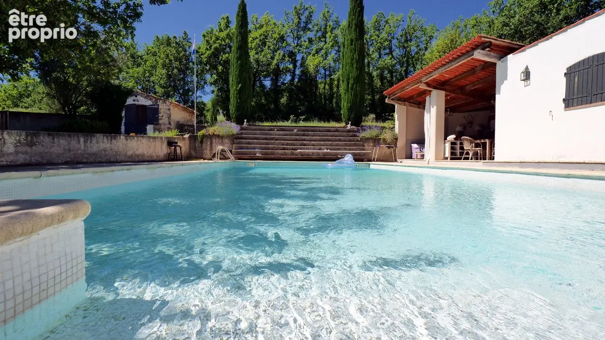 VILLECROZE,   propriété sur 4.2 hectares, bastide de charme, poolhouse, piscine, bassin, cabanon et oliveraie. - photo 15