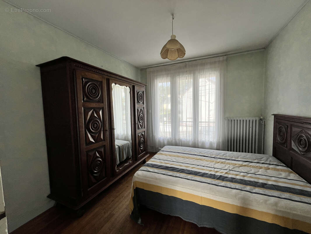 MOCQUARD immobilier, vous propose cette maison à rénover, sur 596m2 de terrain. - photo 7