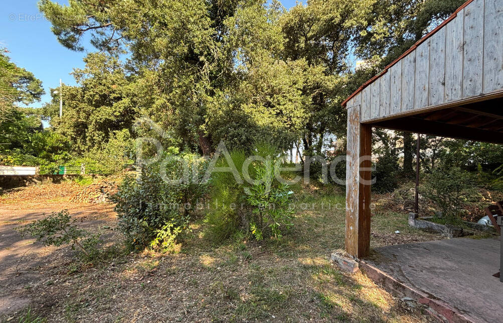 Terrain à VAUX-SUR-MER