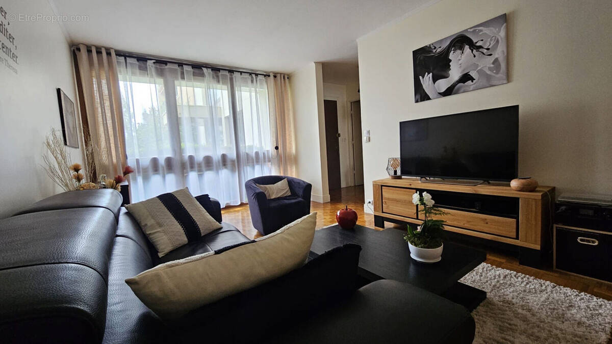 Appartement à CHILLY-MAZARIN