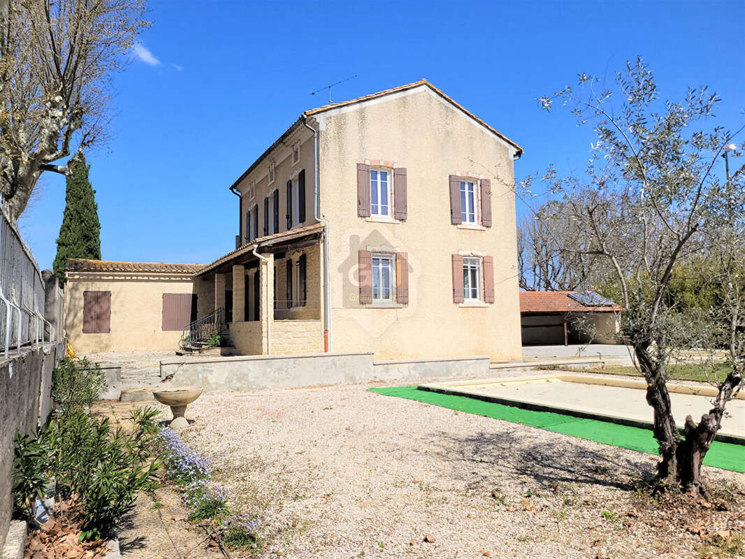SARRIANS Villa avec piscine sur 1106 m² de terrain - photo 3