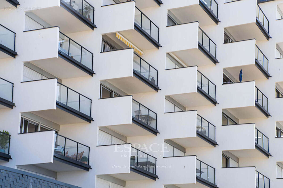 À vendre, dans le triangle d'or Concarnois - face à la mer : appartement 2 pièces avec terrasse et parking - photo 12